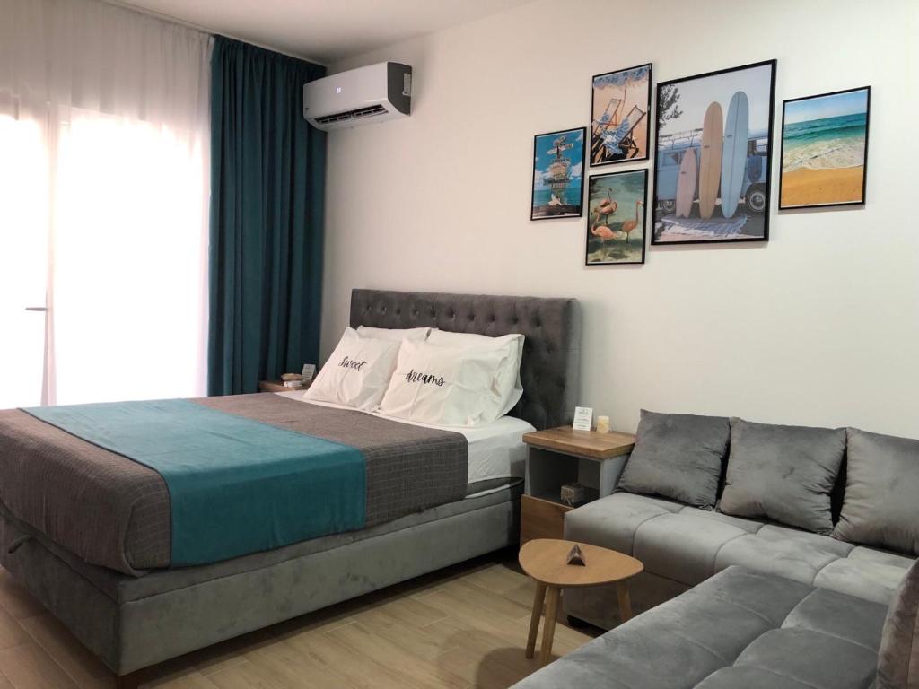 Nina's Apartment - 2