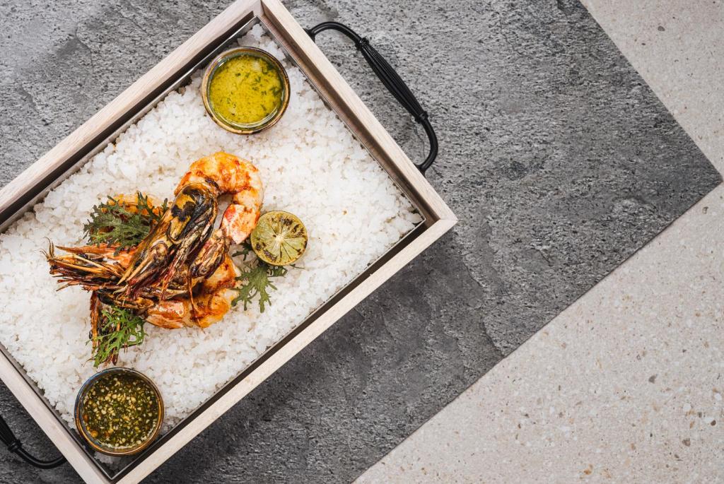 Еда и напитки