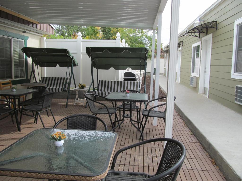 Western Motel photo
