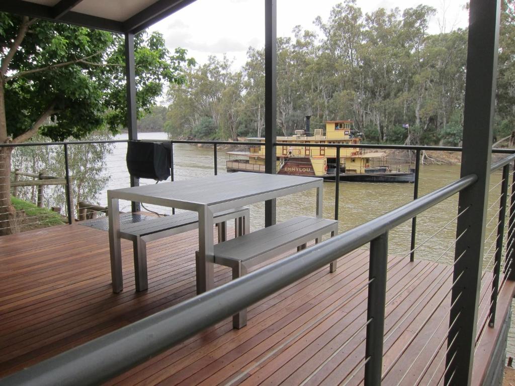 Moama Riverside Holiday Park photo