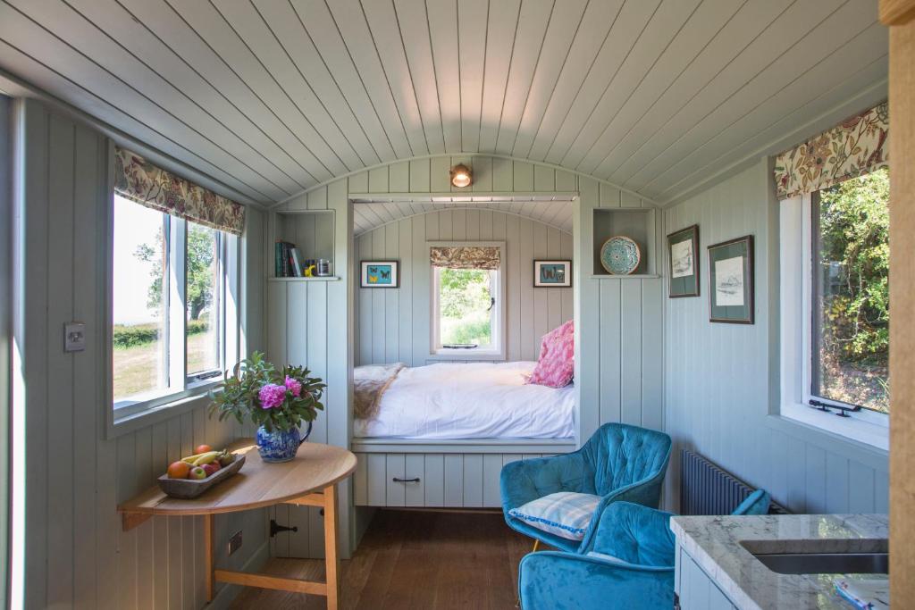 Little Idyll Shepherds Hut, Willington photo 2