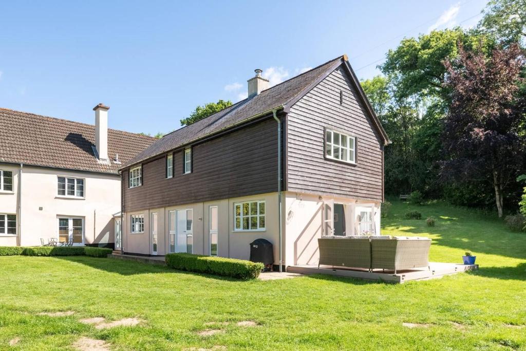 Osbornes Holiday House near Exeter with swimming pool, Exeter