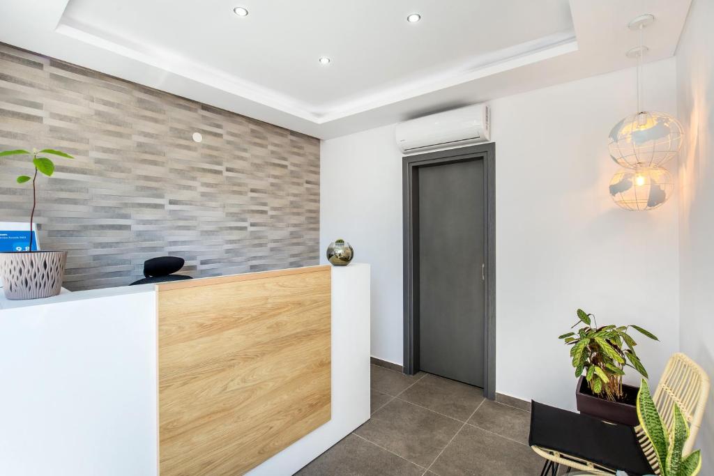 Linden Apartments photo