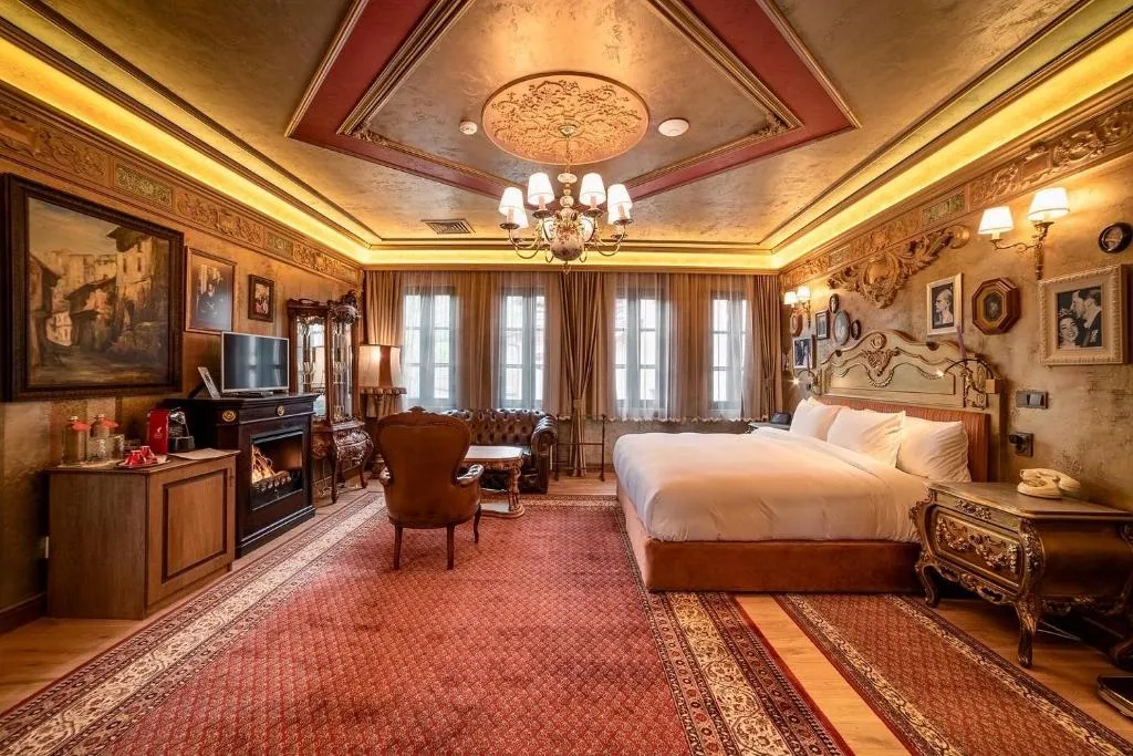 Bey House Royal Hotel，位于大特尔诺沃的酒店