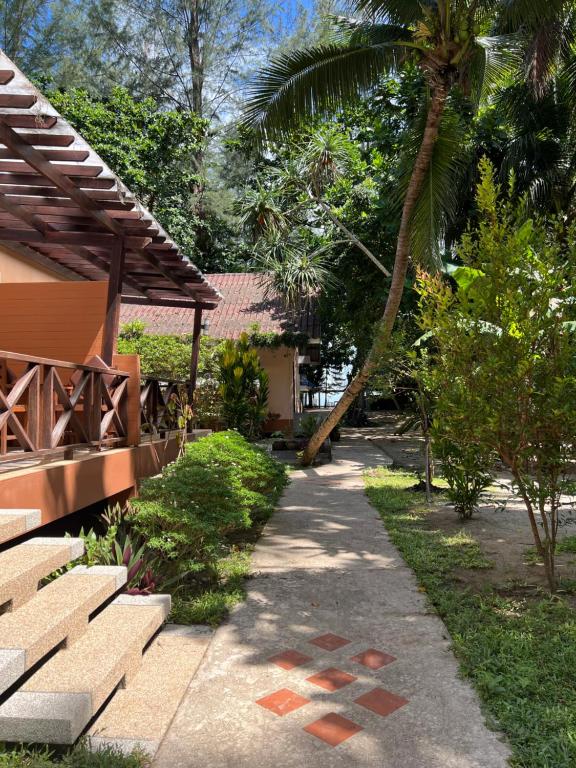 Ao Thong beach Bungalows photo