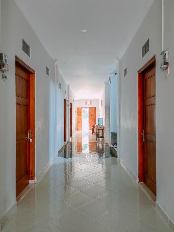 RedDoorz at Omah Candi Sari near Airport YIA