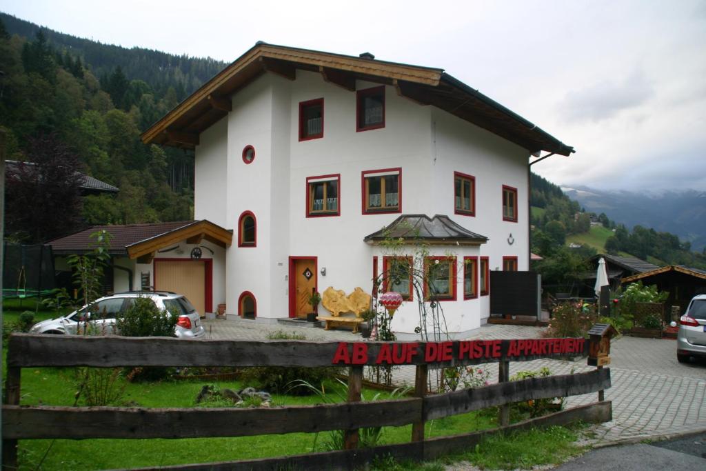 Appartement Schmittenblick — Hotel in Zell Am See