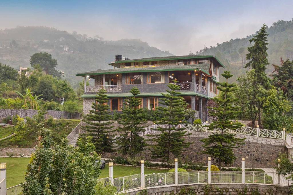 StayVista at Vintage Retreat — Hotel in Nainital