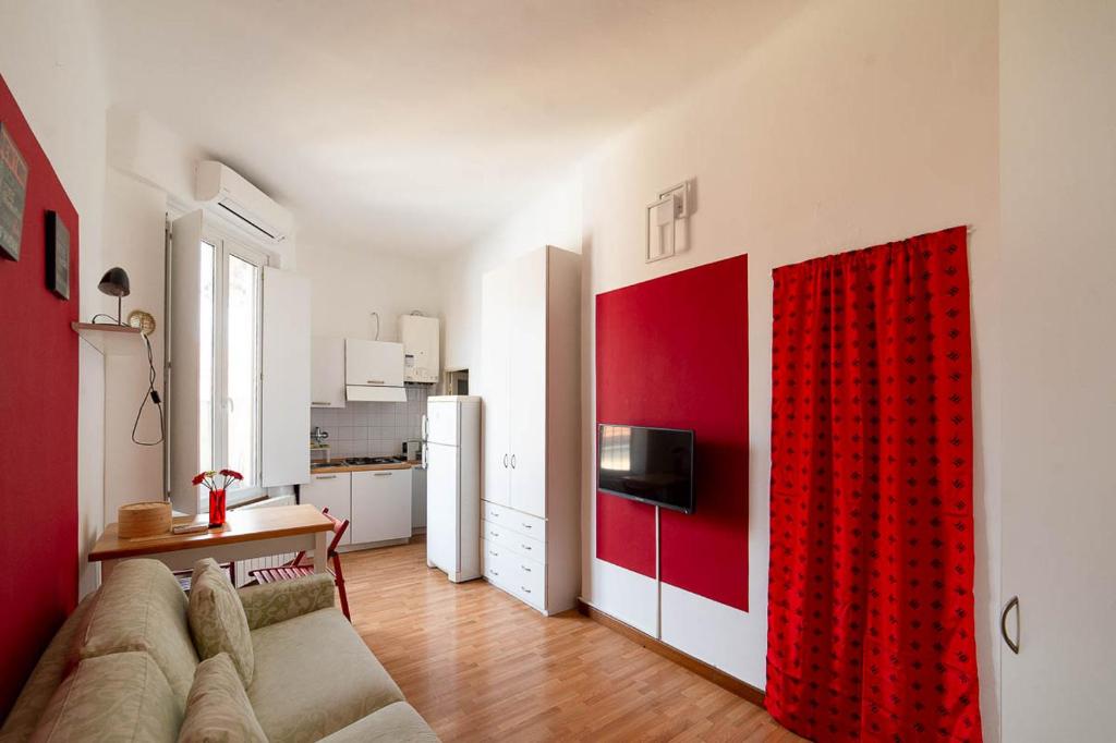 HBHALL NAVIGLI 21, Milán