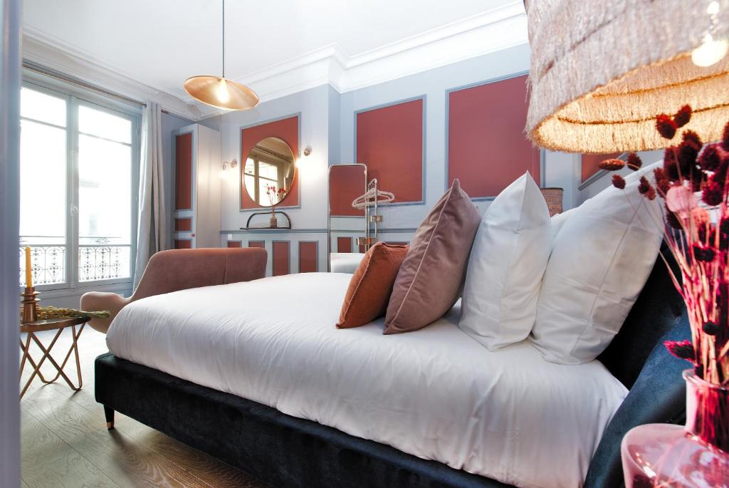The Lord Byron Suite - 3