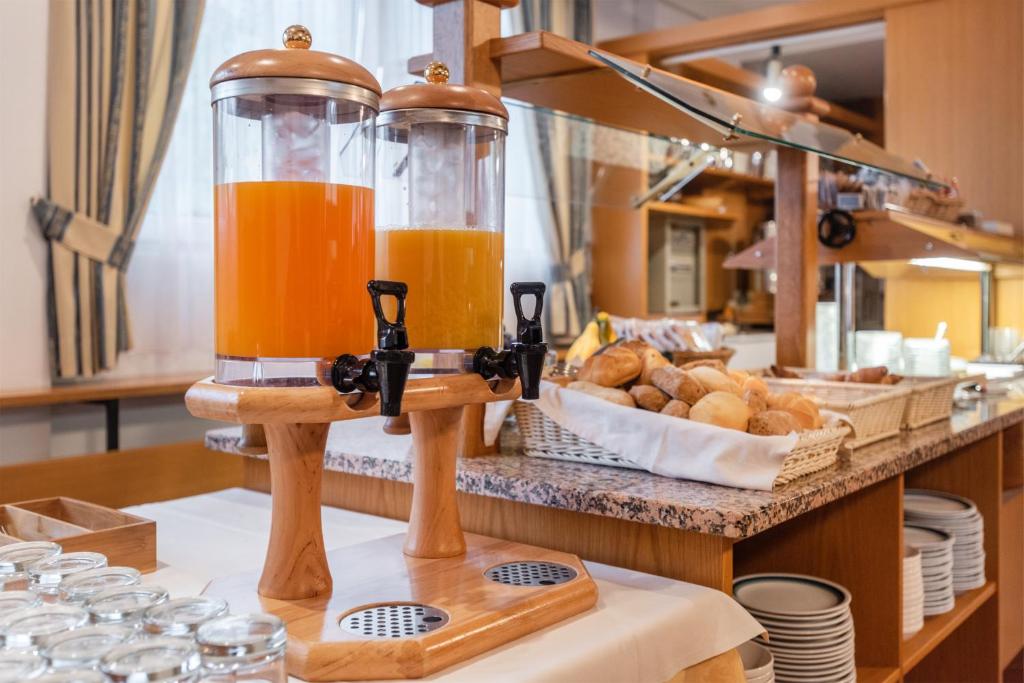 Hotel Lucia - 4