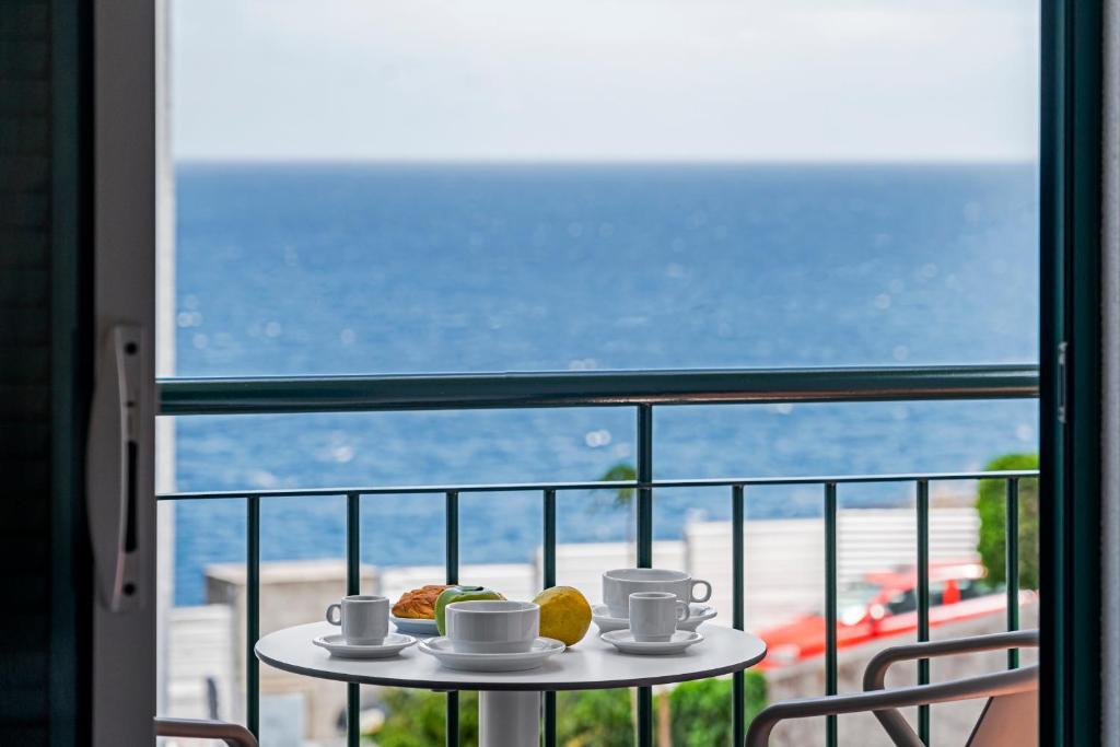 Reis Magos IV by An Island Apart, Caniço