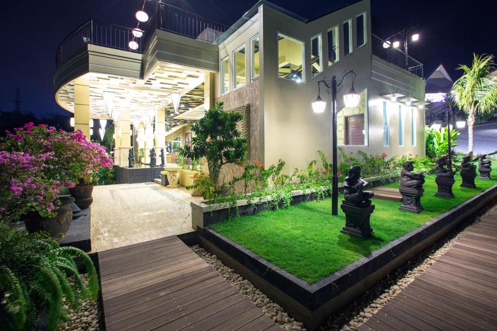Garden, Flamingo Dewata Suite in Bali