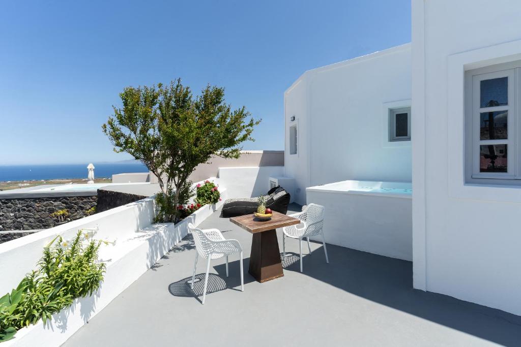 Elysian Santorini photo