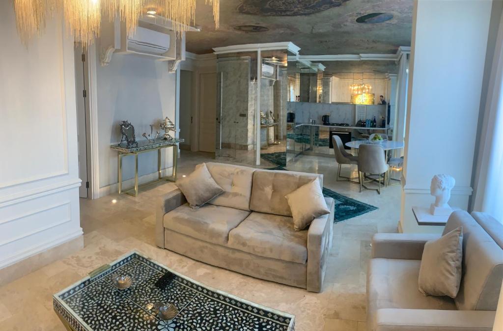 AB Residences -Cihangir Luxury Antique Apartment — Hotel in İstanbul
