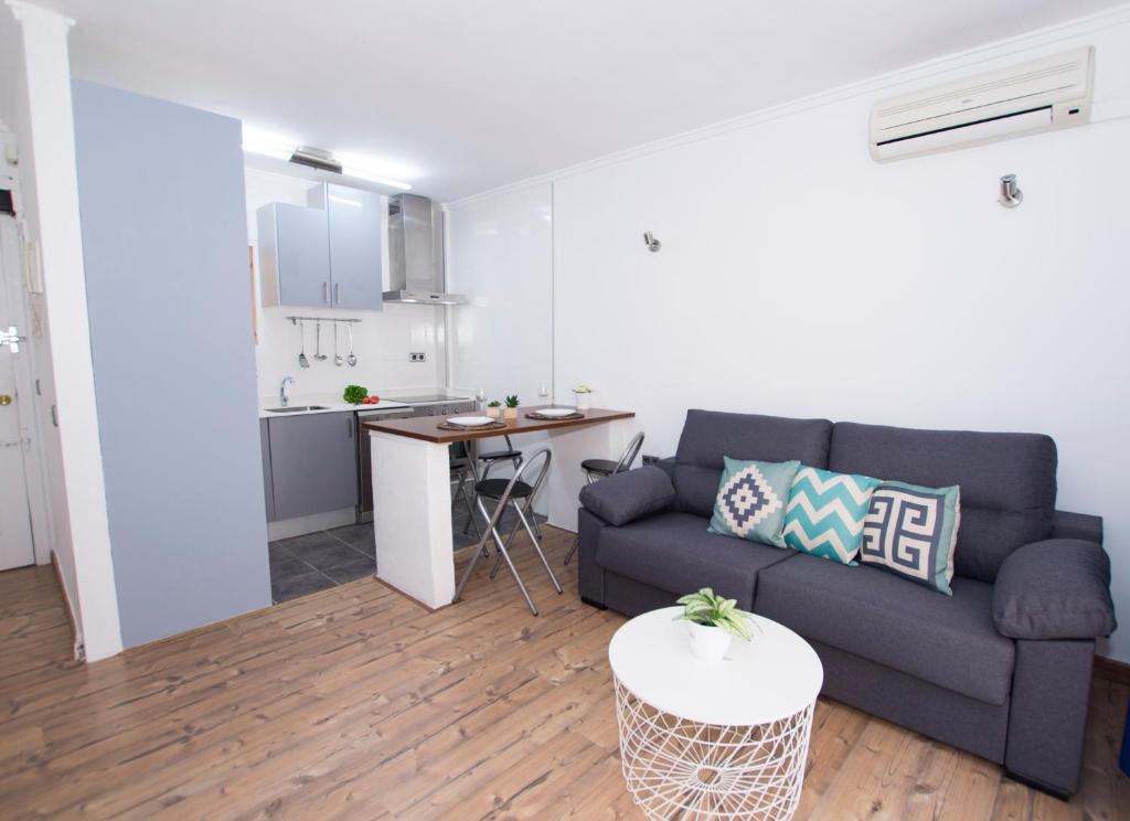Cosy Apartment Close to Sea, WiFi, Air Cond - 3