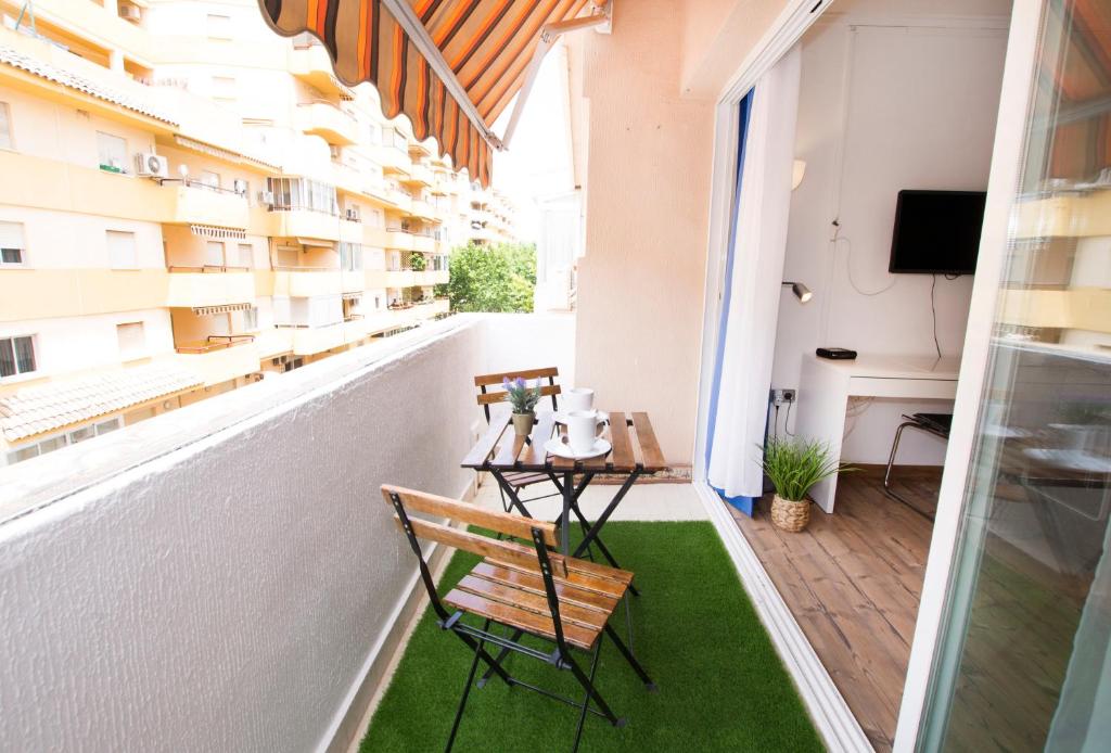 Cosy Apartment Close to Sea, WiFi, Air Cond - 4