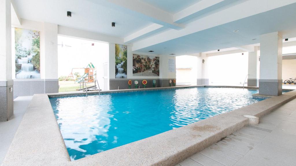 Swimming pool, RedDoorz Plus @ Alpina Heights Paranaque in Manila