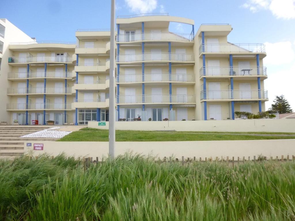 Appartement 2 pièces, balcon vue mer, parking privé, plage des Demoiselles - FR-1-224C-27 - 2