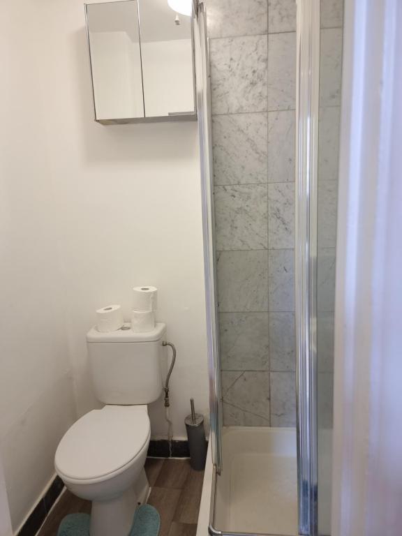 F8-Mezzanine 1st Floor Flat Fits 3 Near Paddington photo
