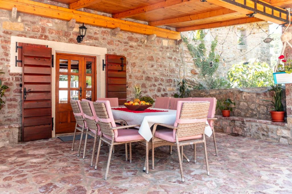 Old Stone House Villas - 2