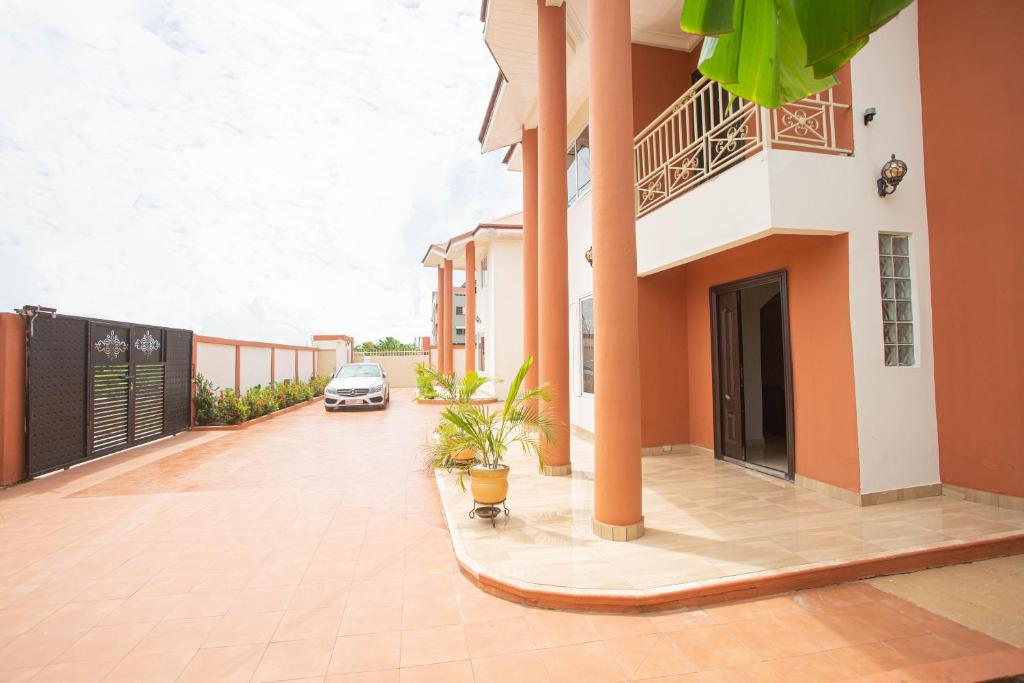 Accra Luxury Homes @ East Legon photo