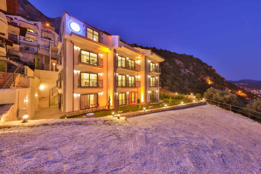 Lobelya Suites photo
