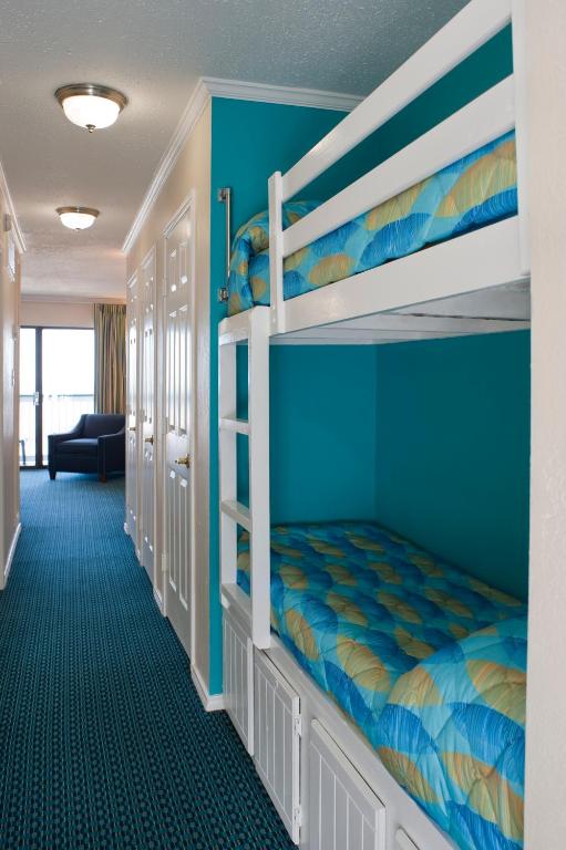 Casa Del Mar Beachfront Suites photo