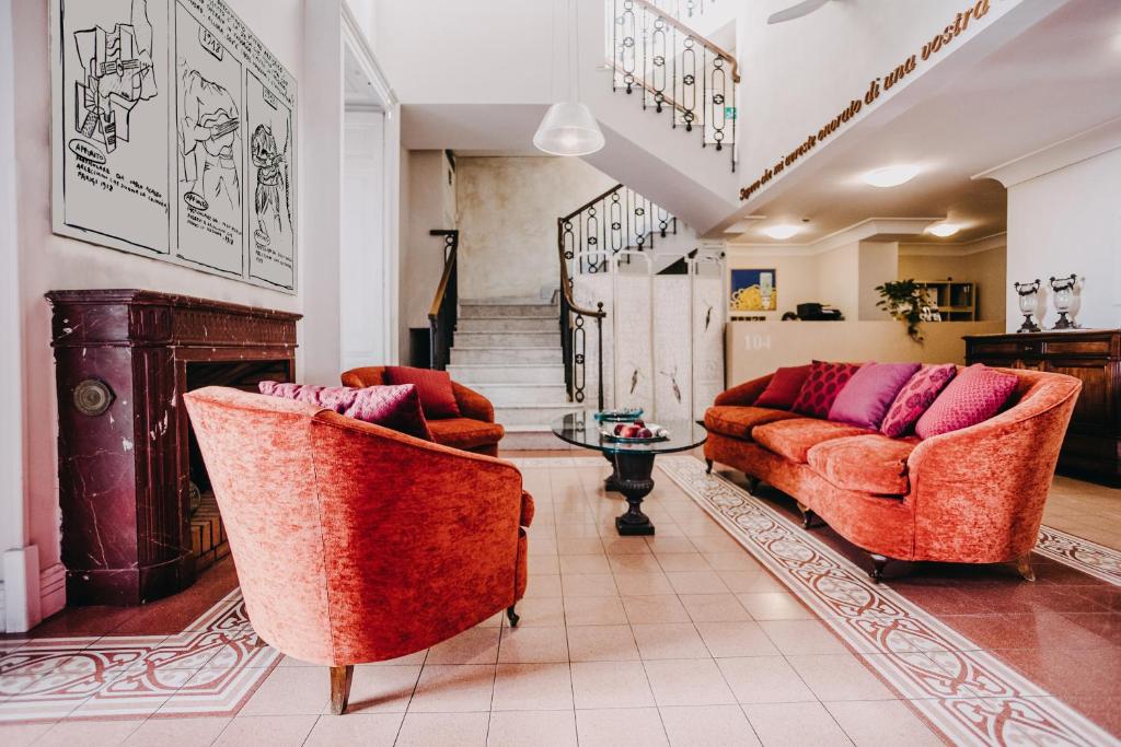 Lobby, Costantinopoli 104 in Naples