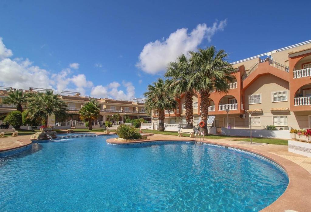 Fresh apartment, 2 bedroom, 2 bathroom, 2 lovely poolareas, Los Alcázares