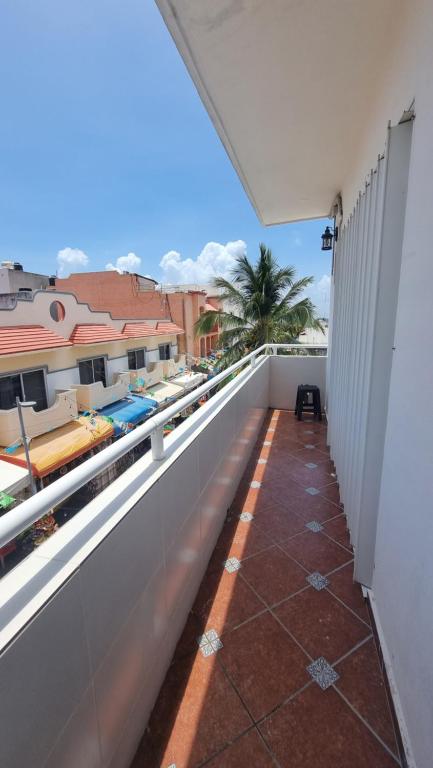 A una calle del ado 5ta avenida photo