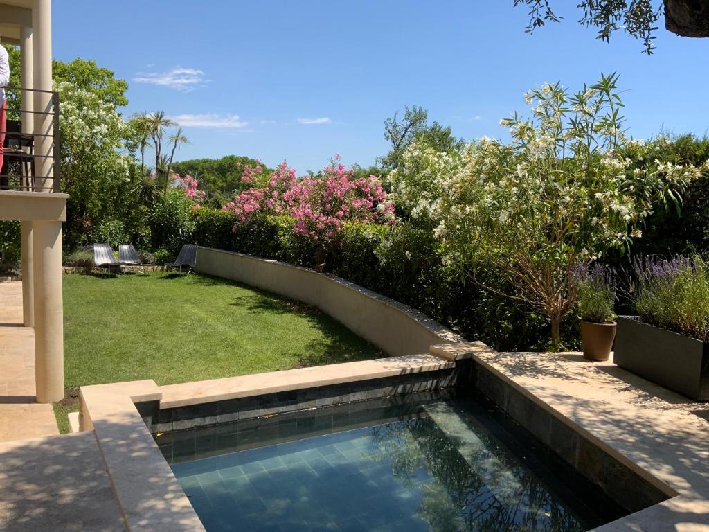 Mougins Collection - Magnifique Maison du Vieux Village de Mougins, avec Bassin à débordement et vues Mer et Montagnes - 2