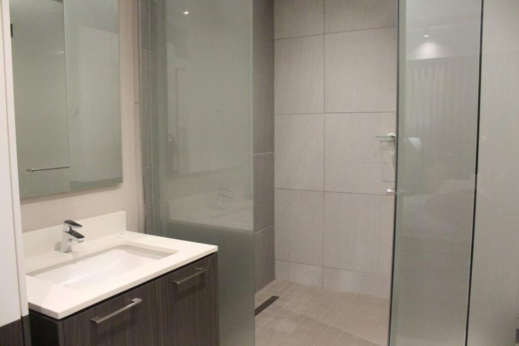 Menlyn Maine High Rise 1-Bedroom Luxury Apartment photo