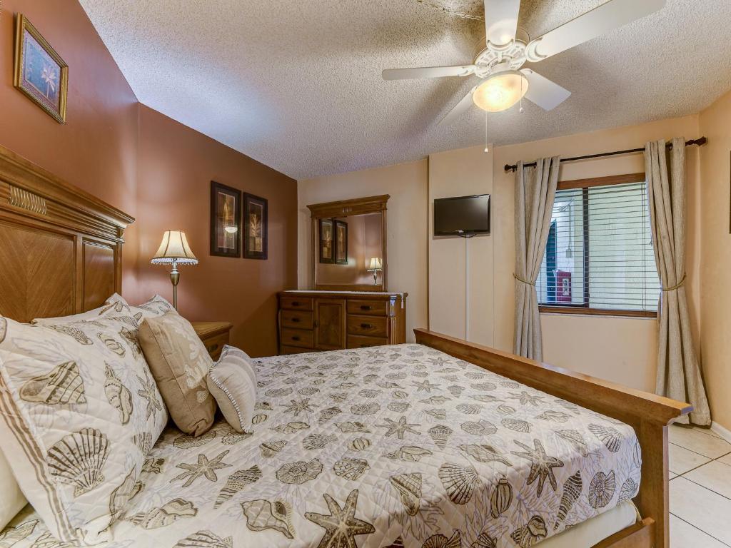 Sunglow Resort 305, 1 Bedroom, Sleeps 4, Ocean View, Heated Pool, WiFi photo