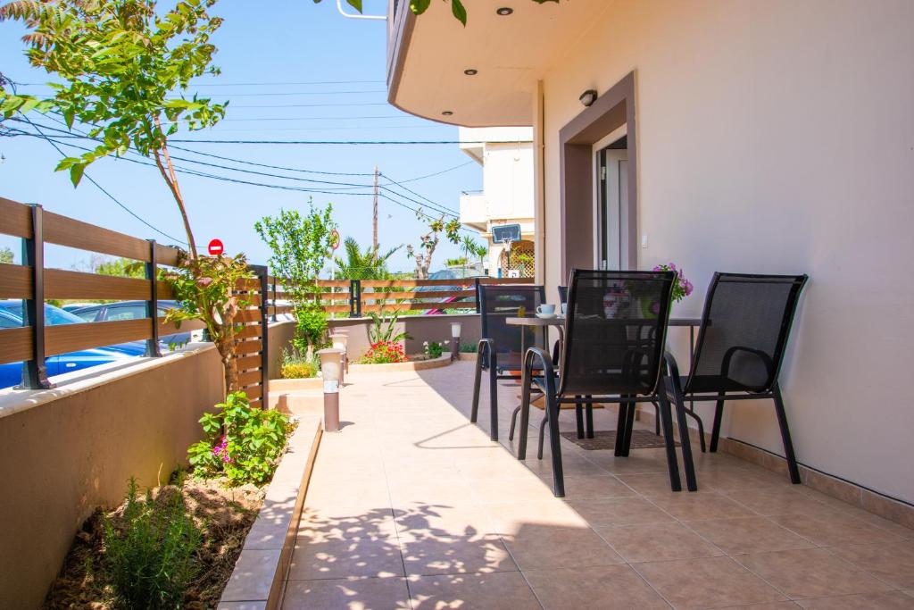 Beautiful, Brand New Apartment with Courtyard., Heráklion