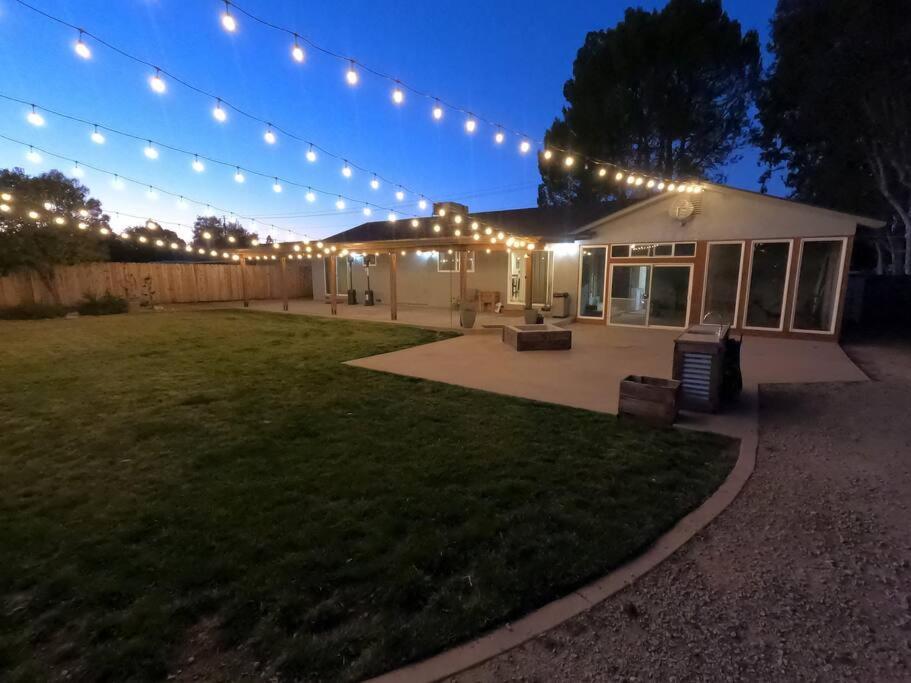 Spacious yard - Designer estate - Wine country The Santa Cruz Villa