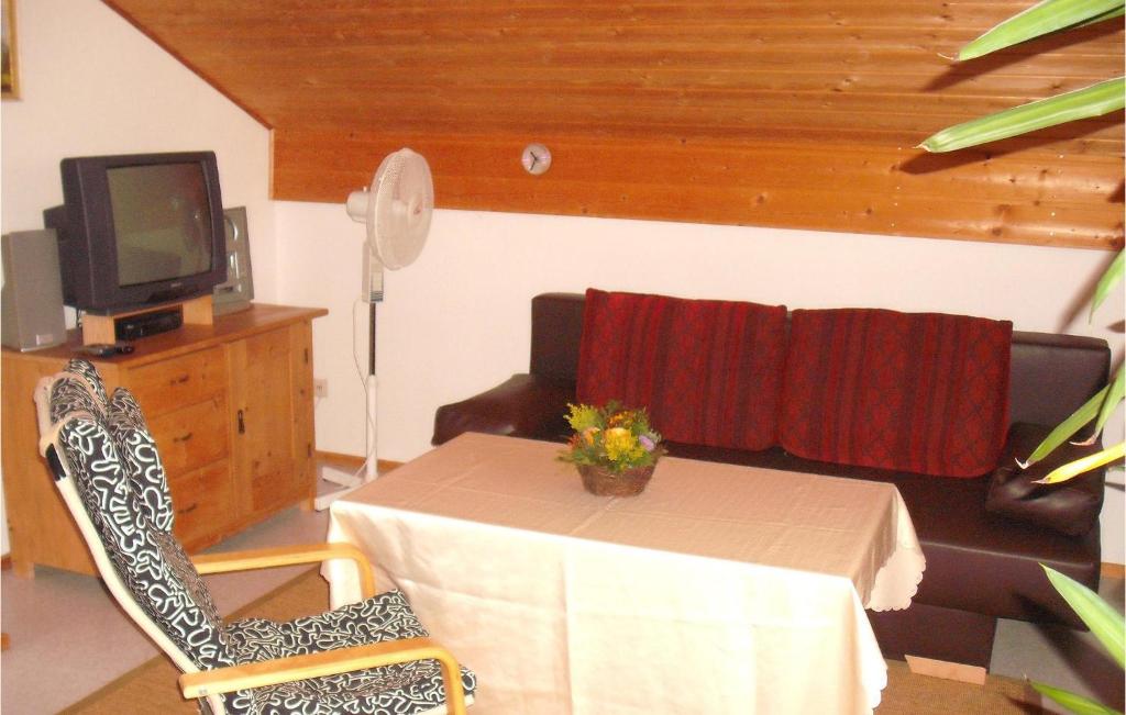 1 Bedroom Cozy Apartment In Nesselwang - 4