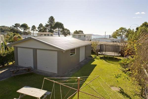 Joes Place - Cooks Beach Holiday Home, Cooks Beach