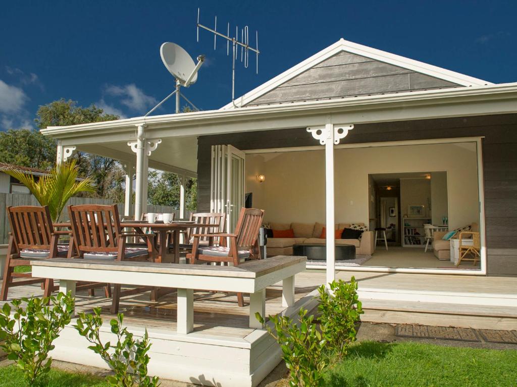 Best at The Beach - Whangamata Holiday Home, Whangamata