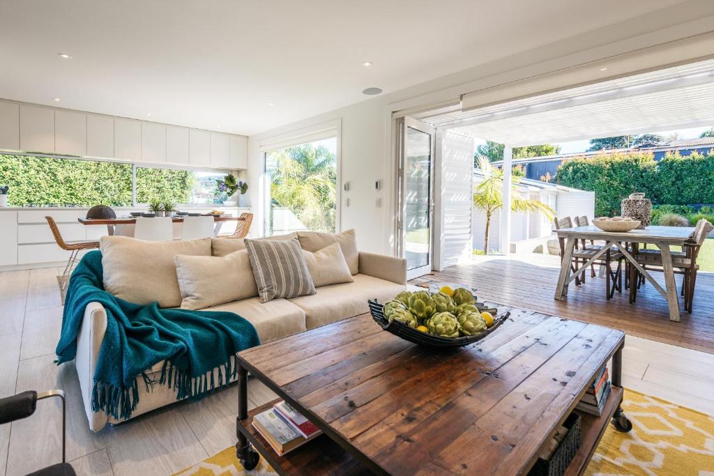 Moa Magic - Oneroa Holiday Home, Oneroa