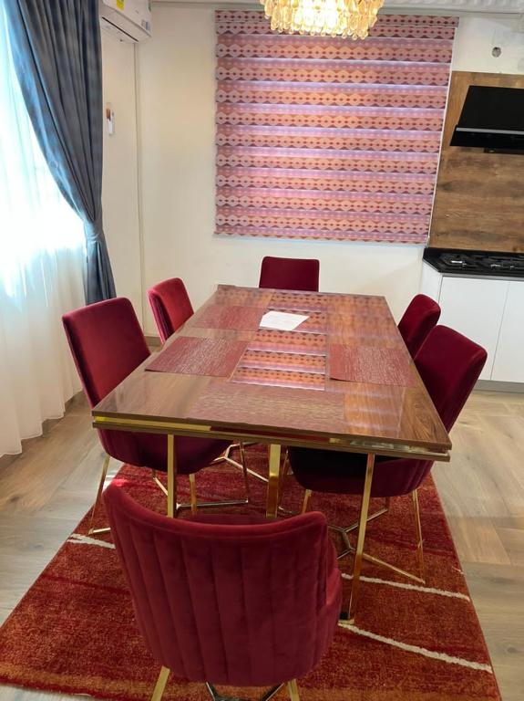 Luxury Two Bedroom self-catering apartment for short or long stays photo