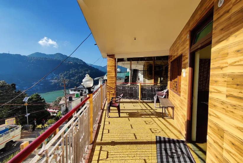 Hotel Surya Lake view photo