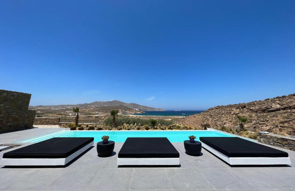 BLACK AND WHITE VILLAS FTELIA - MYKONOS — Hotel in Mykonos