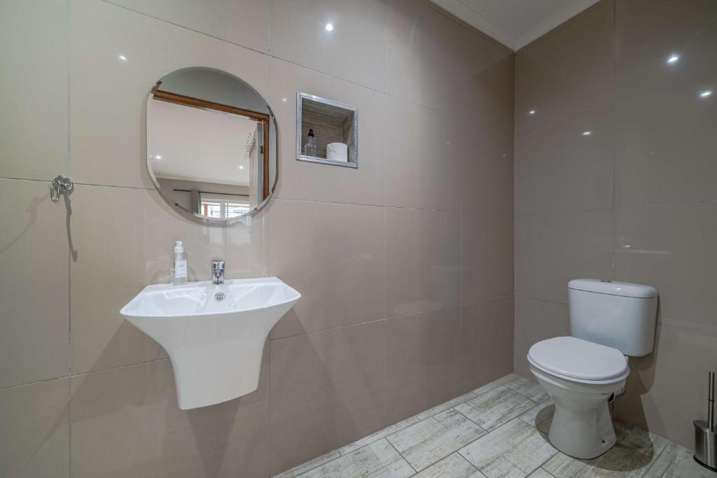 Azaria Guesthouse photo