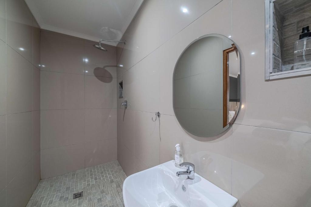 Azaria Guesthouse photo