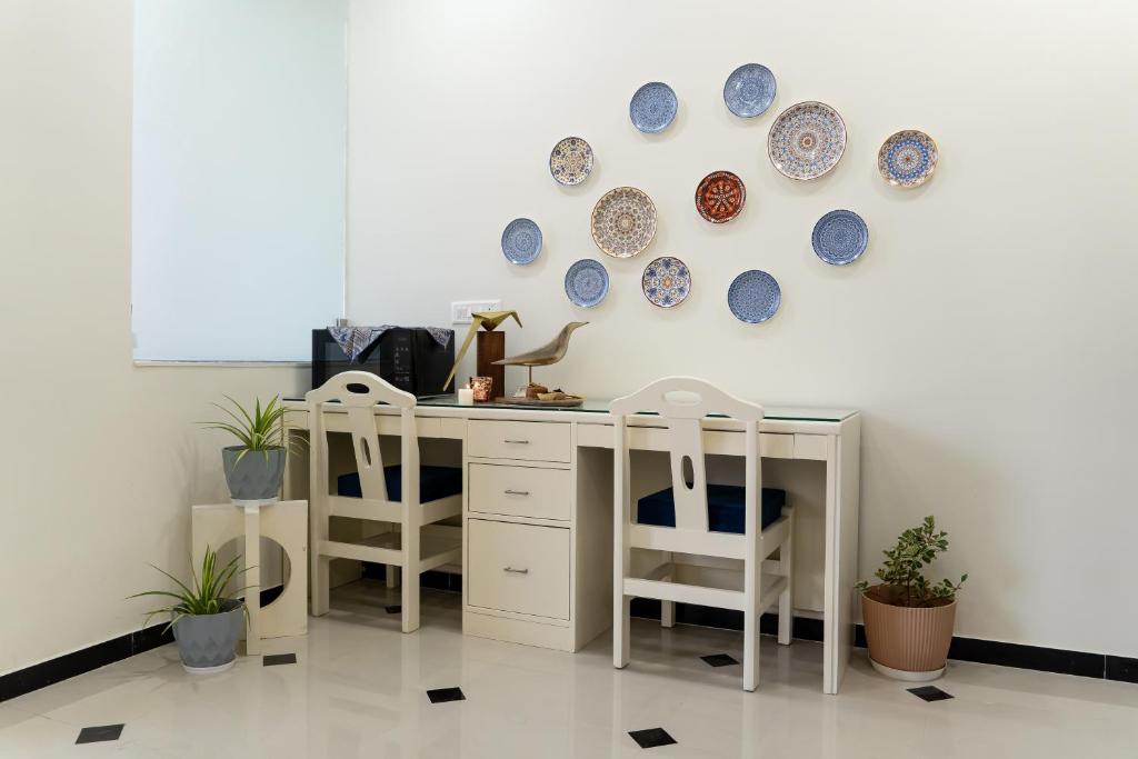 Luxury and Elegance with 2 Bedroom Apartment in Central Jaipur photo