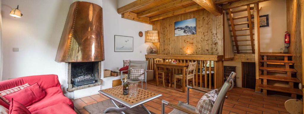 Madame Vacances Chalet Val Rogoney - 2