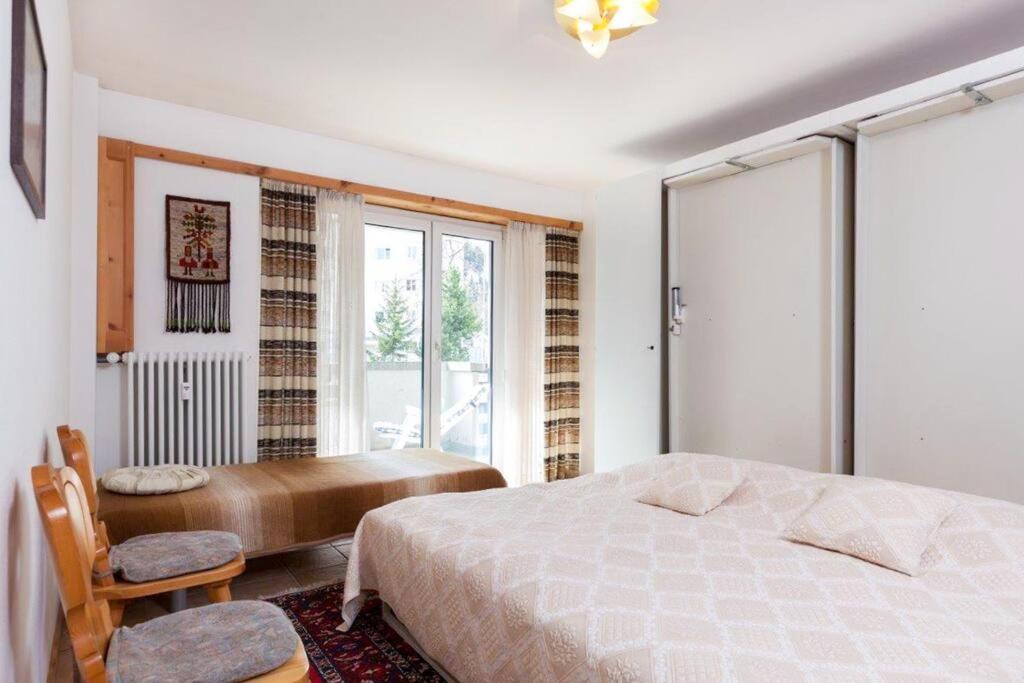 Direkt am See - Aussicht - Balkon - TG-Stellplatz - 2