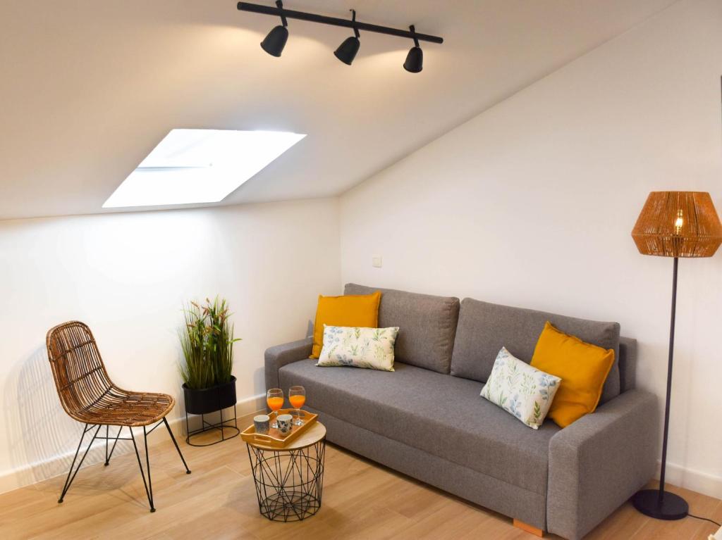 Holidays2Malaga Trinidad renovated 1 bedroom penthouse close to city center - 2