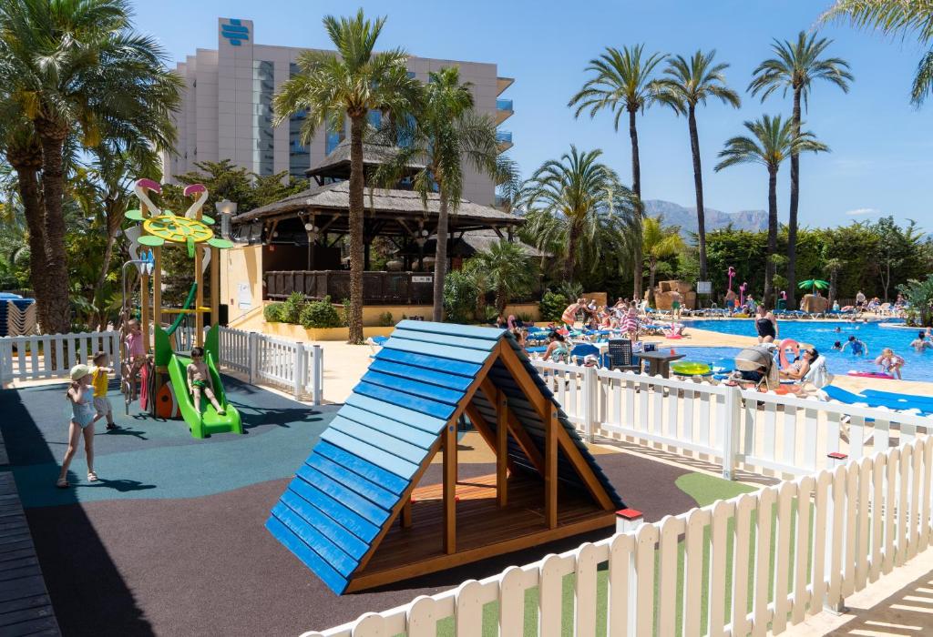Medplaya Hotel Flamingo Oasis — Attractions for children in Benidorm, Valencian Community